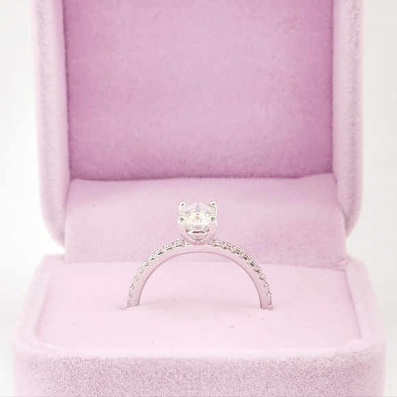 1 Carat Oval Moissanite Band - Picture 4 of 6